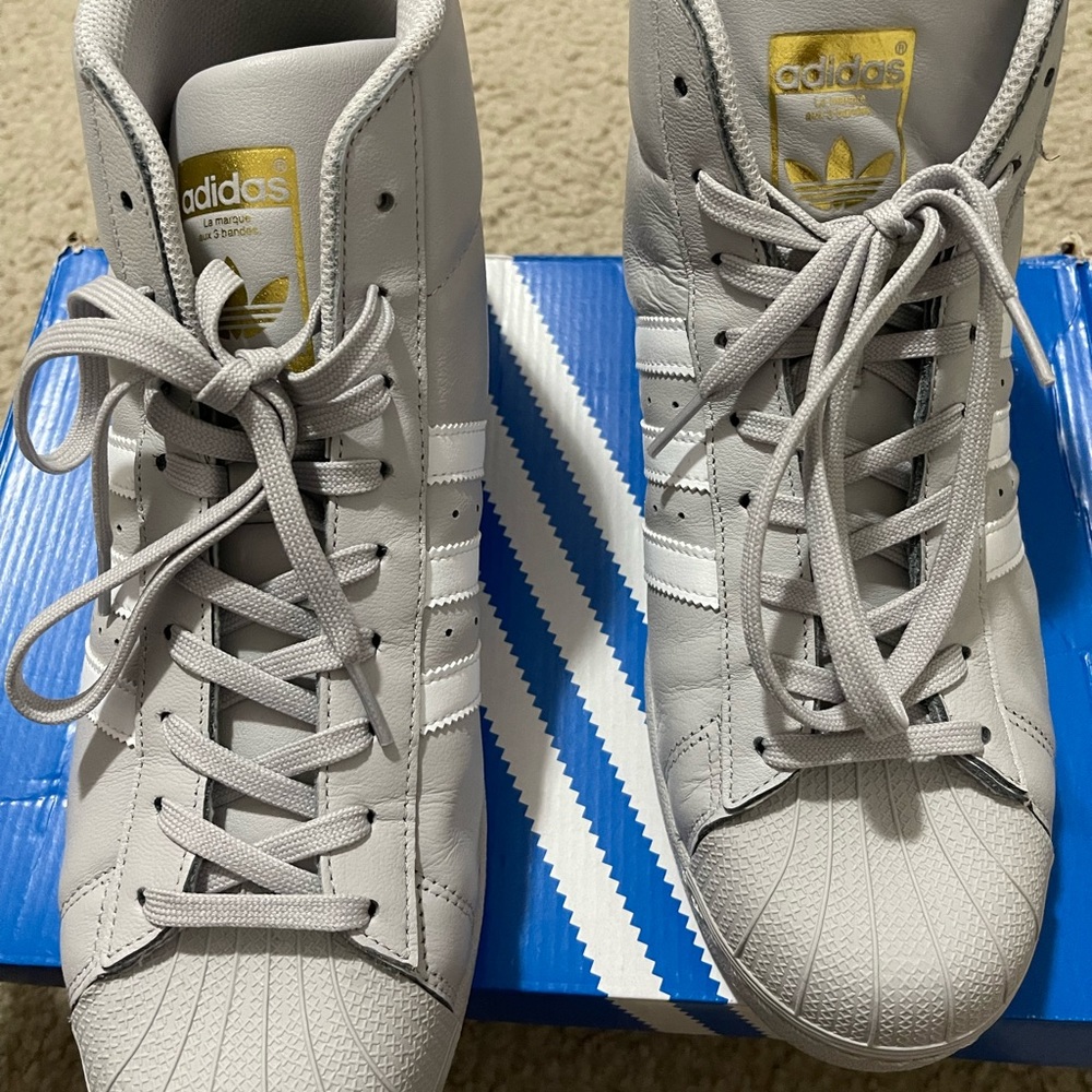 Adidas mens sneaker size 11.5